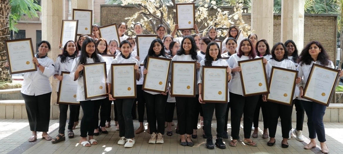 La Bake Amore baking graduation – students receiving certificates after professional baking course